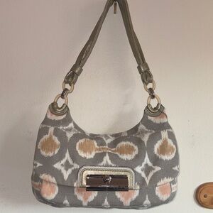 COACH KRISTIN SIGNATURE HOBO CROSSBODY BAG PURSE 17083 2 hangtags. NWOT.